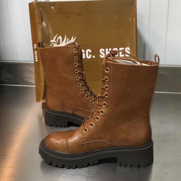 Macy's Shoes - New WB Woman’s Macys Brand GC. Shoes MCKay Leather Combat Boots